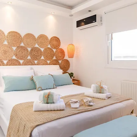 Mary's Vila Nea Artaki