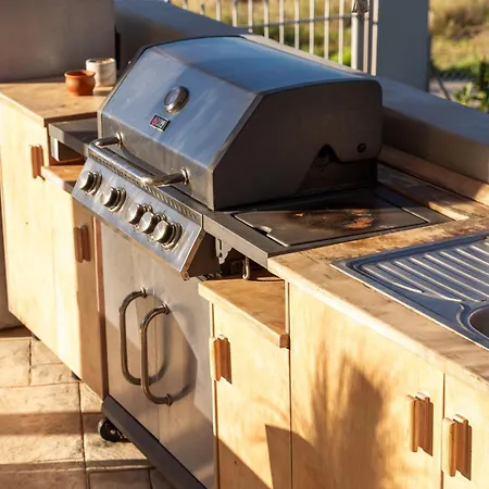 Mary's Vila Nea Artaki